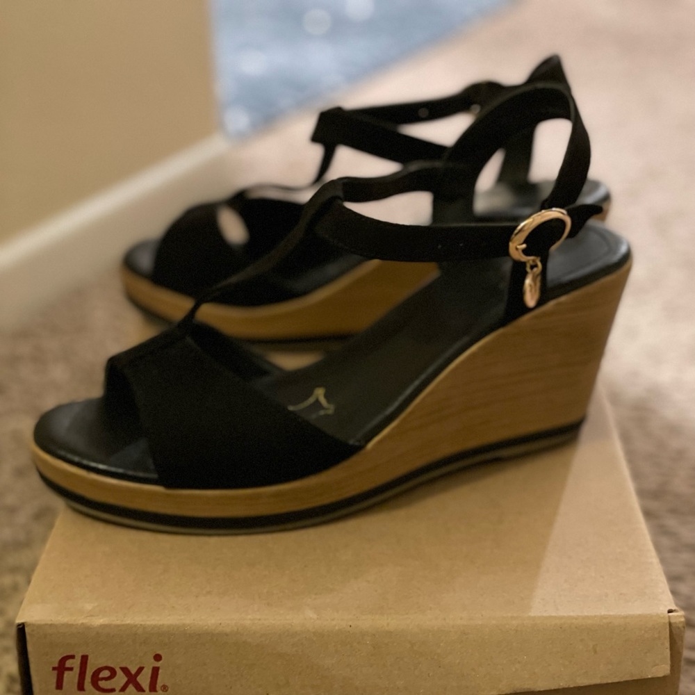 Black Wedges